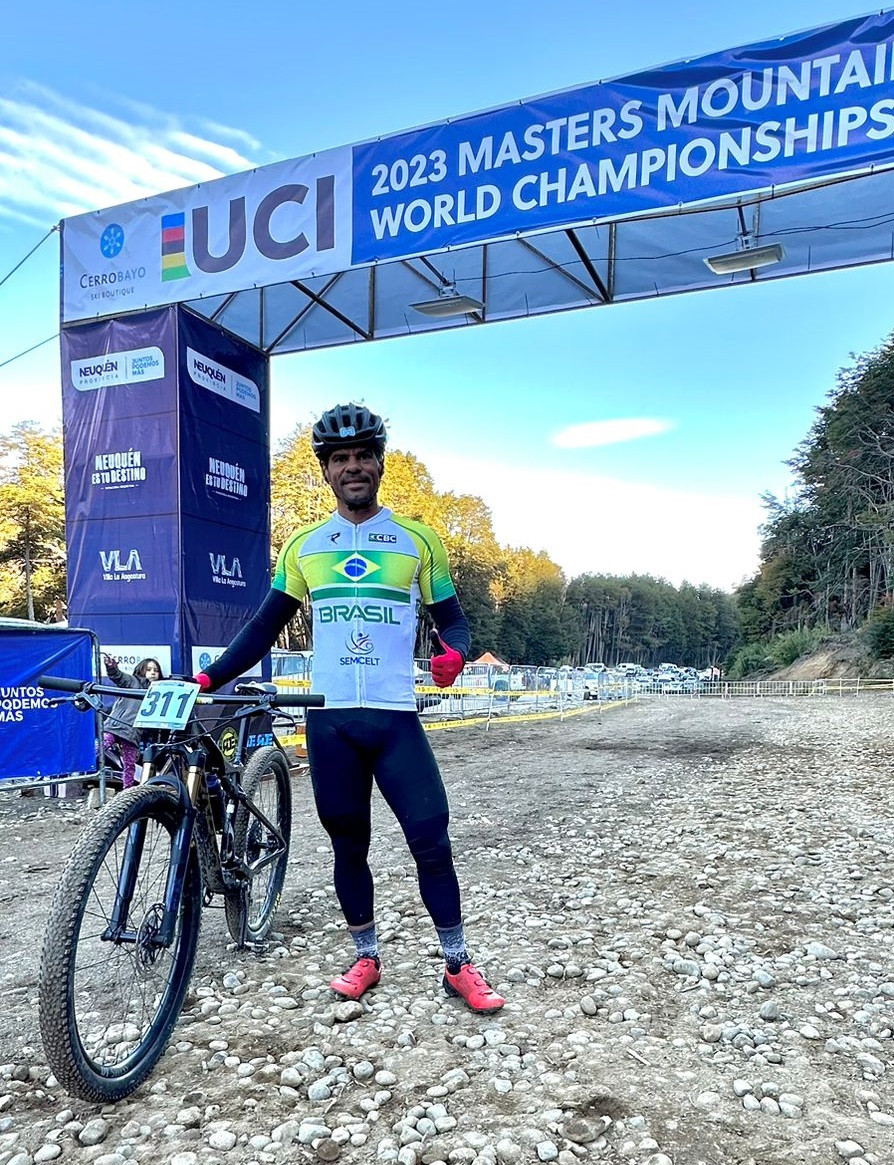 Marcus Vinicius compite en el Campeonato Mundial de Mountain Bike en Portal Argos – Argentina