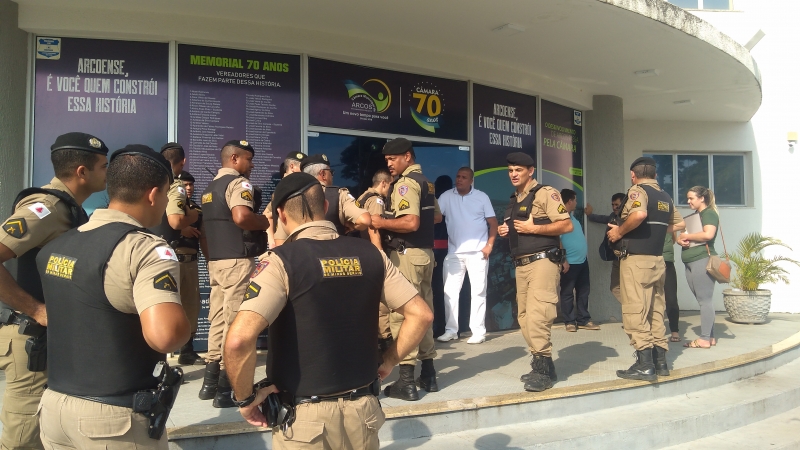 Ex-Prefeito de Arcos e mais três vereadores são presos em Operação do Ministério Público