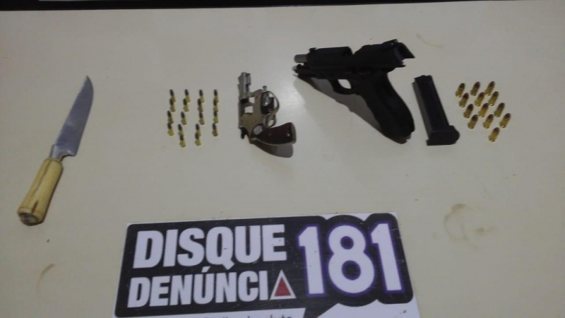 PM APREENDE ARMAS COM DUPLA EM LAGOA DA PRATA