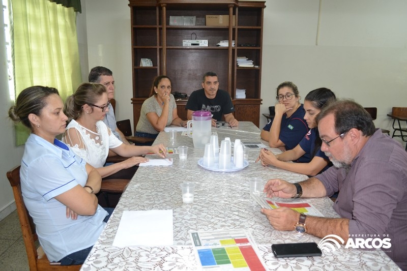 Dengue: Secretaria de Saúde promove reunião de cooperação com SAMU para agilizar o fluxo de transferência de pacientes