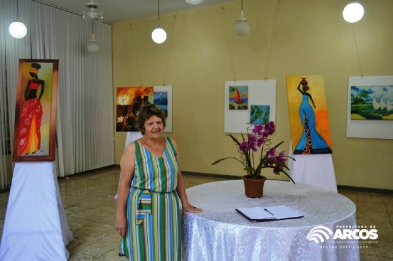 Exposição de quadros em ‘Óleo Sobre Tela’ marca os 13 anos de trabalho da artista Elenir Malaquias