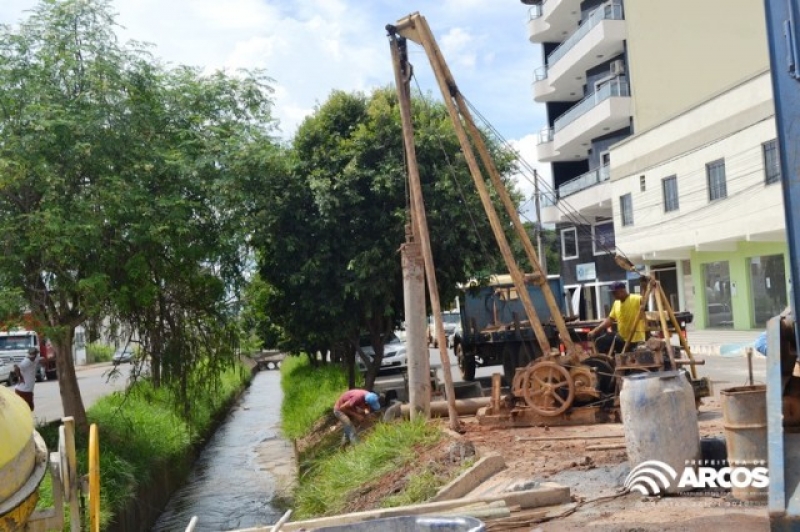 Governo de Arcos inicia as obras de revitalização da Avenida Sanitária ‘João Vaz Sobrinho’, no trecho I