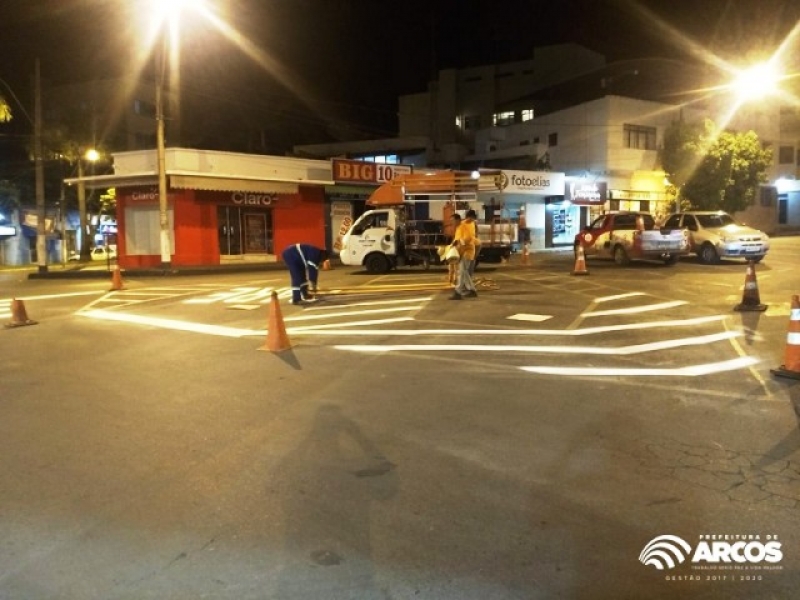 Revitalização da sinalização do centro de Arcos é iniciada