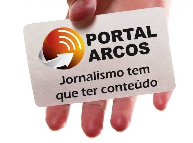 Queda de muro em Campo Belo deixa uma pessoa ferida