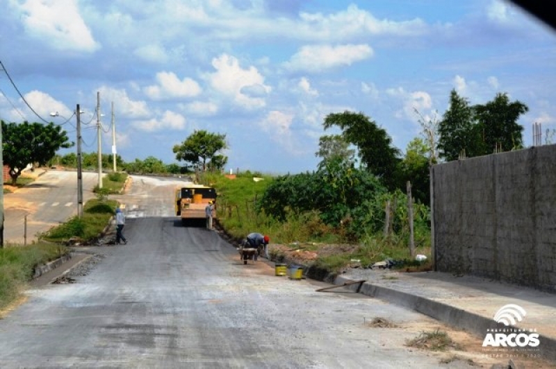 Após ser notificada pela Prefeitura, Empresa realiza obras de recuperação asfaltica de ruas e avenidas do Residencial Hilda Bo