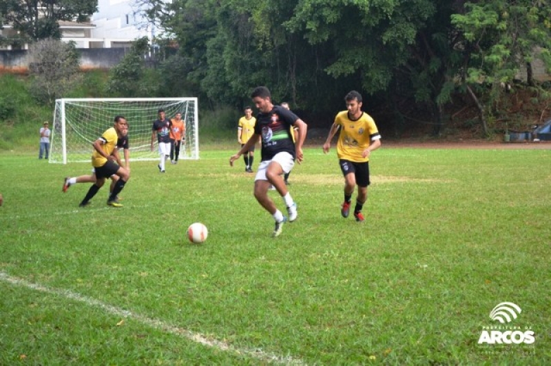 Torneio de Verão de Futebol Society estimula a prática de esporte amador na cidade