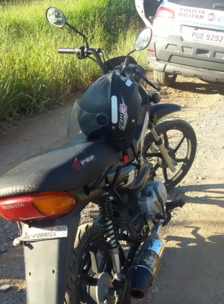 Polícia Militar recupera motocicleta furtada em Formiga