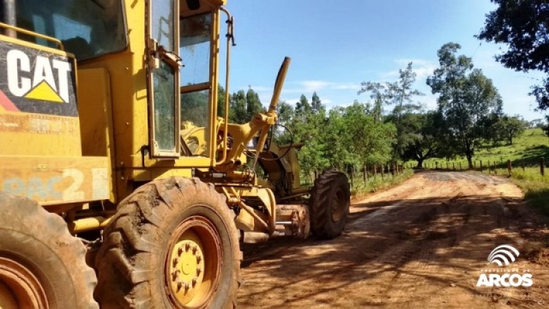 Estrada de acesso à comunidade das Paineiras recebe manutenção
