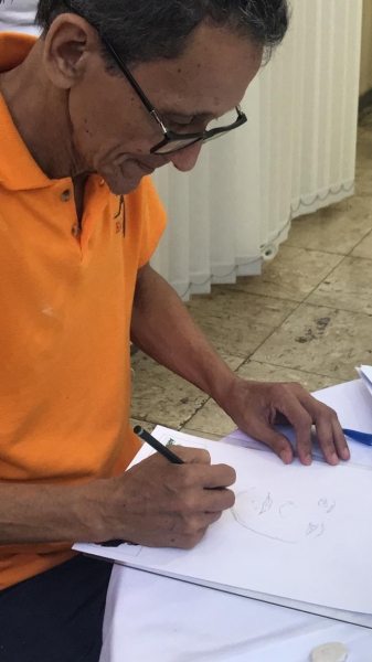 Heleno Nunes o artista plástico que criou o Painel Arcos há mais de 24 anos