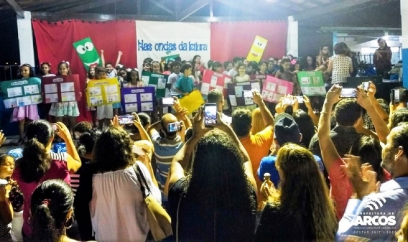 Alunos da Escola Dorvina Teixeira Arantes emocionam público no lançamento do Projeto ‘Nas Ondas da Leitura’