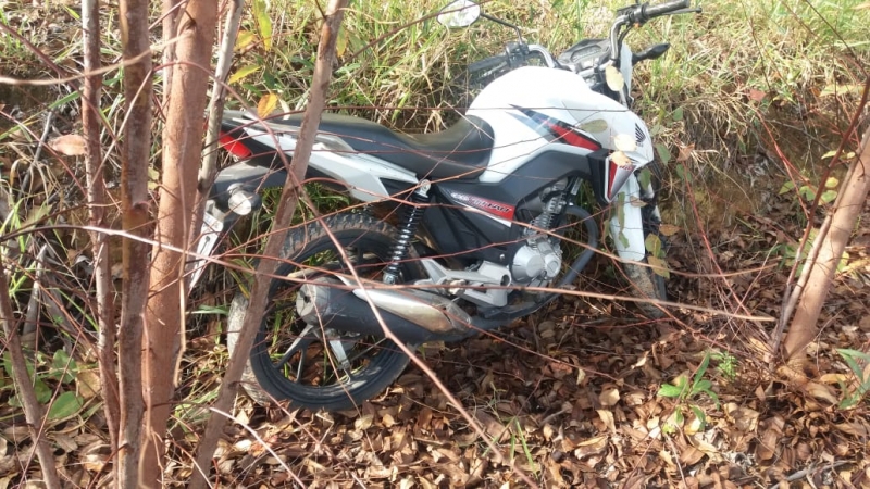 POLÍCIA MILITAR RECUPERA MOTOCICLETA ROUBADA EM FORMIGA