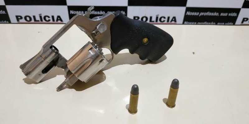 Polícia Militar apreende arma de fogo em Lagoa da Prata