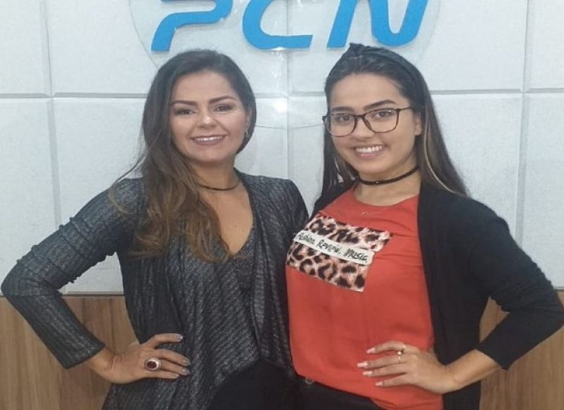 Fotógrafa concede entrevista ao programa A Hora Delas, da Rádio PCN
