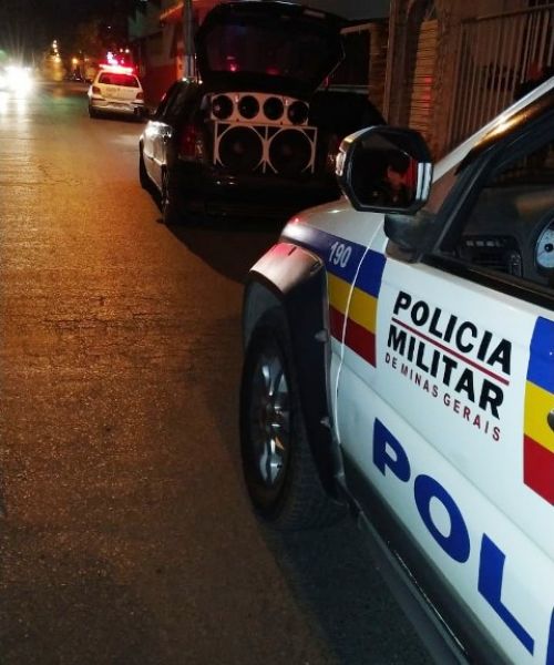 Polícia Militar apreende veículo em Formiga