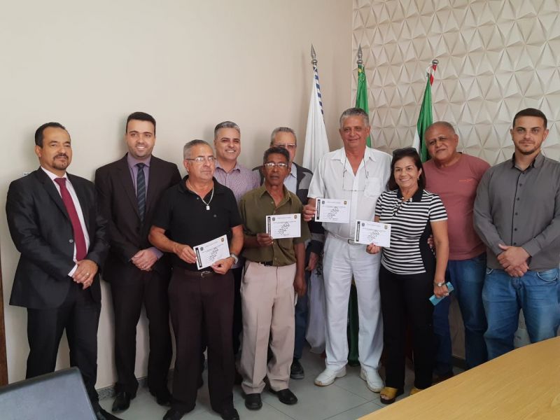 Parceria da Prefeitura de Arcos e Polícia Civil de Minas Gerais na criação Carteirinha de Vaga para Idoso e Deficiente