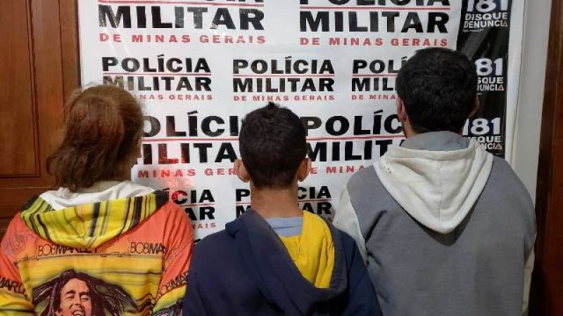 PM prende três, apreende armas e identifica autor de roubo de caminhão
