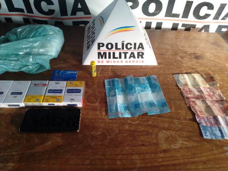 Mulher distribui dinheiro falso em Arcos e é presa pela PM. Vários idosos caíram no golpe