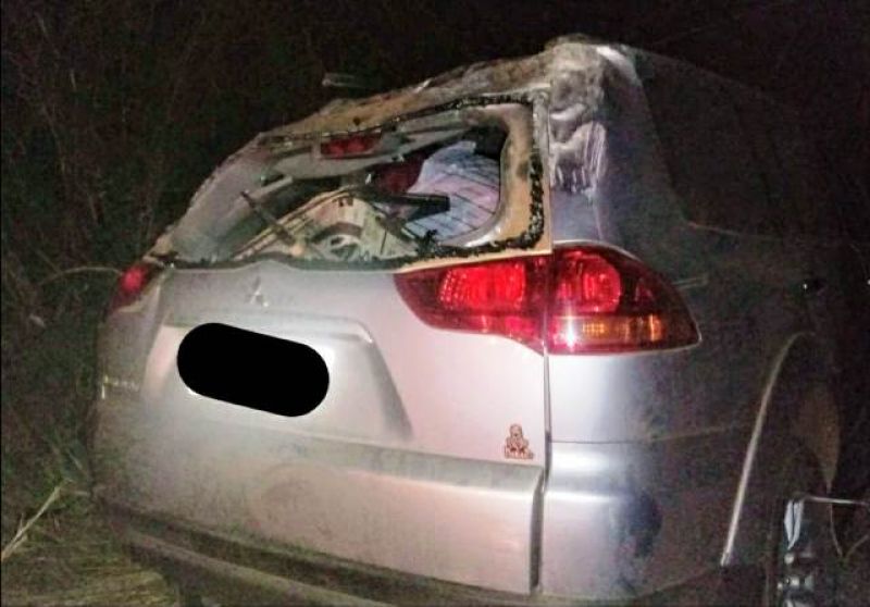 Veículo capota na Av. Deputado João Pimenta da Veiga, em Formiga