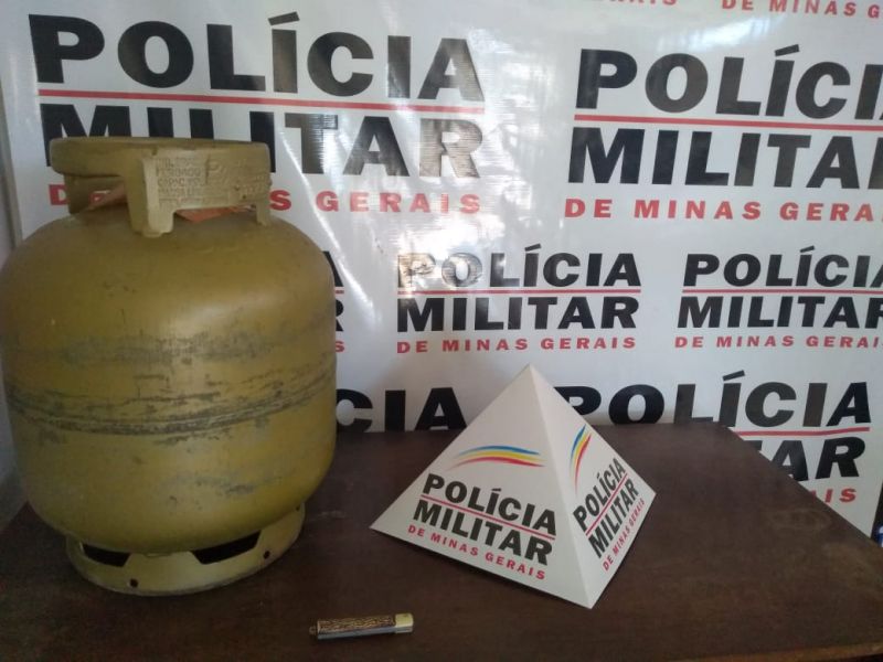 Em Bambuí- Polícia Militar prende homem que havia acabado de furtar um botijão de gás em uma residência 