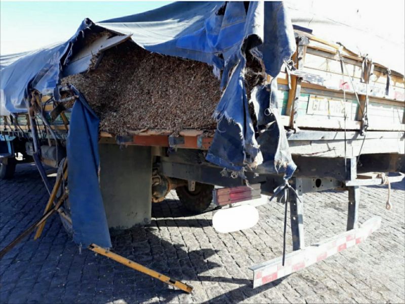 Caminhão e Carreta Cegonheira batem próximo a Formiga