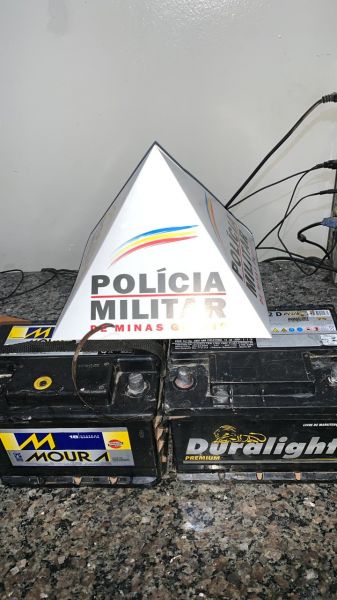 Homem é preso depois de furtar baterias e outro é preso por comprá-las em Formiga