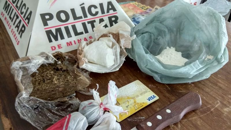 Três pessoas são presas por tráfico de drogas no bairro São José em Arcos