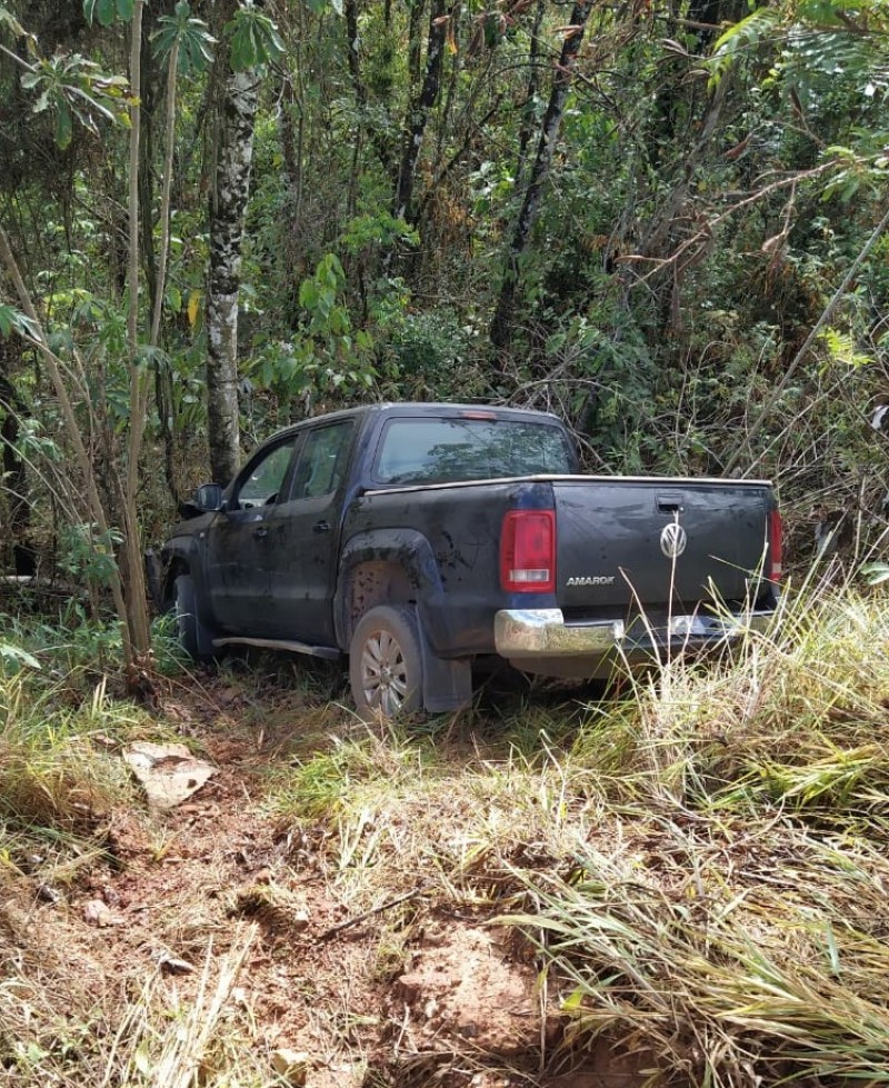 Em Pimenta - Polícia Militar rodoviária de Formiga encontra caminhonete roubada