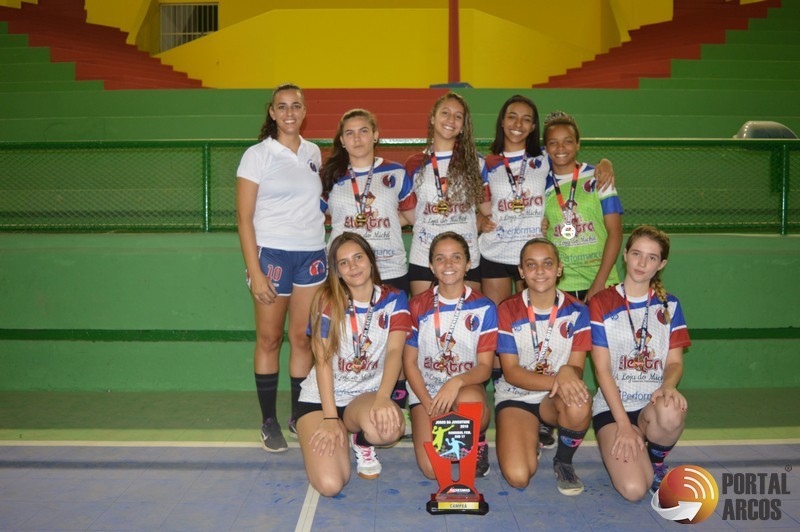 Juventude que se destaca no esporte! Time Feminino de Handebol arcoense é campeão do JOJU Mineiro