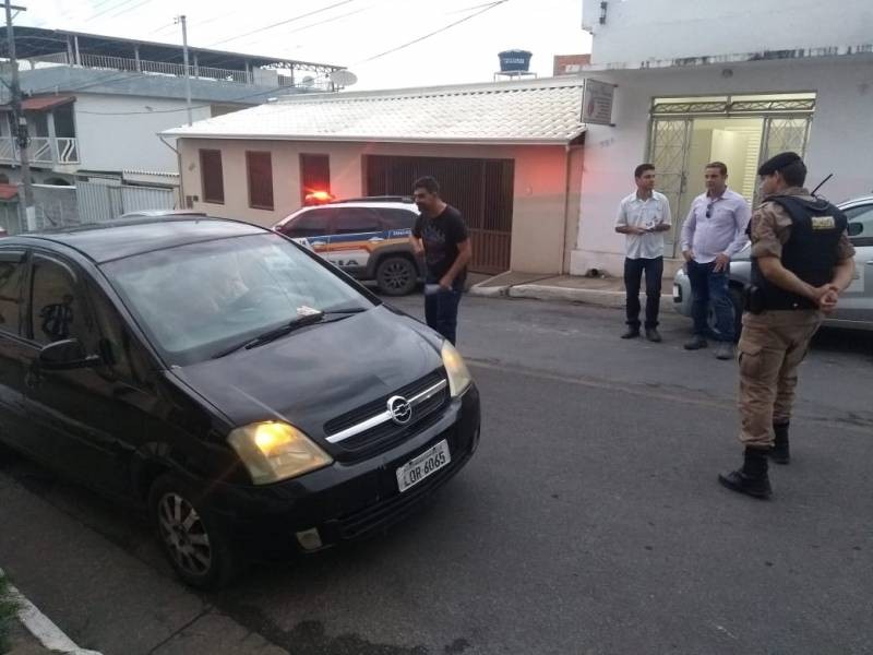 TRÂNSITO: RUA ÁLVARES DA SILVA PASSA A SER ‘MÃO ÚNICA’