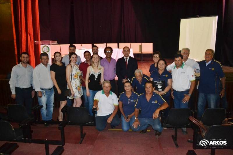 GOVERNO DE ARCOS: 250 BARRAGINHAS E 25KM DE CURVAS DE NÍVEL SÃO ENTREGUES AOS PRODUTORES RURAIS