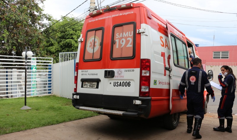 Duas pessoas ficam feridas em capotamento na MG-050 em Formiga