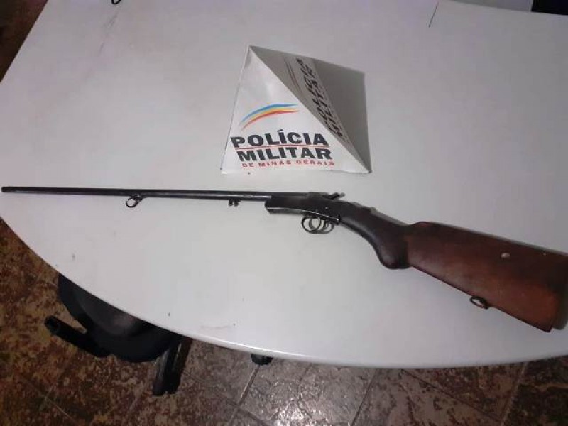 Arma de fogo é apreendida na zona rural de Pains