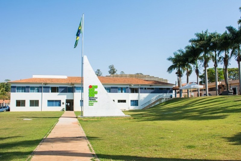 IFMG Campus Bambuí suspende atividades acadêmicas por tempo indeterminado