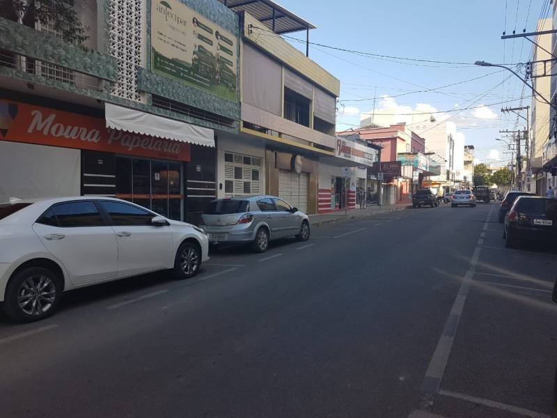 SOBRE DÍVIDAS PÚBLICAS, PREFEITO TRANQUILIZA COMERCIANTES