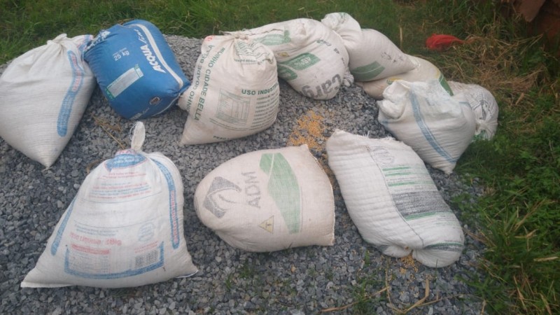 Polícia Militar recupera carga de soja furtada em vagões da FCA em Iguatama