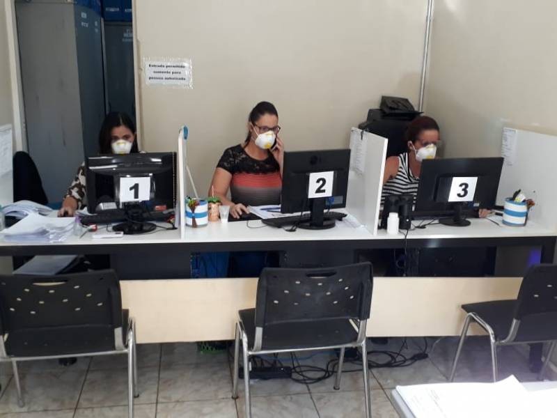 COVID-19: PLANTÃO SOCIAL ENTREGA 600 CESTAS BÁSICAS MENSALMENTE