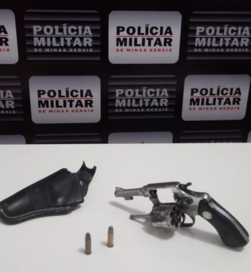 Em Arcos - Homem é preso por ameaça e porte ilegal de arma de fogo