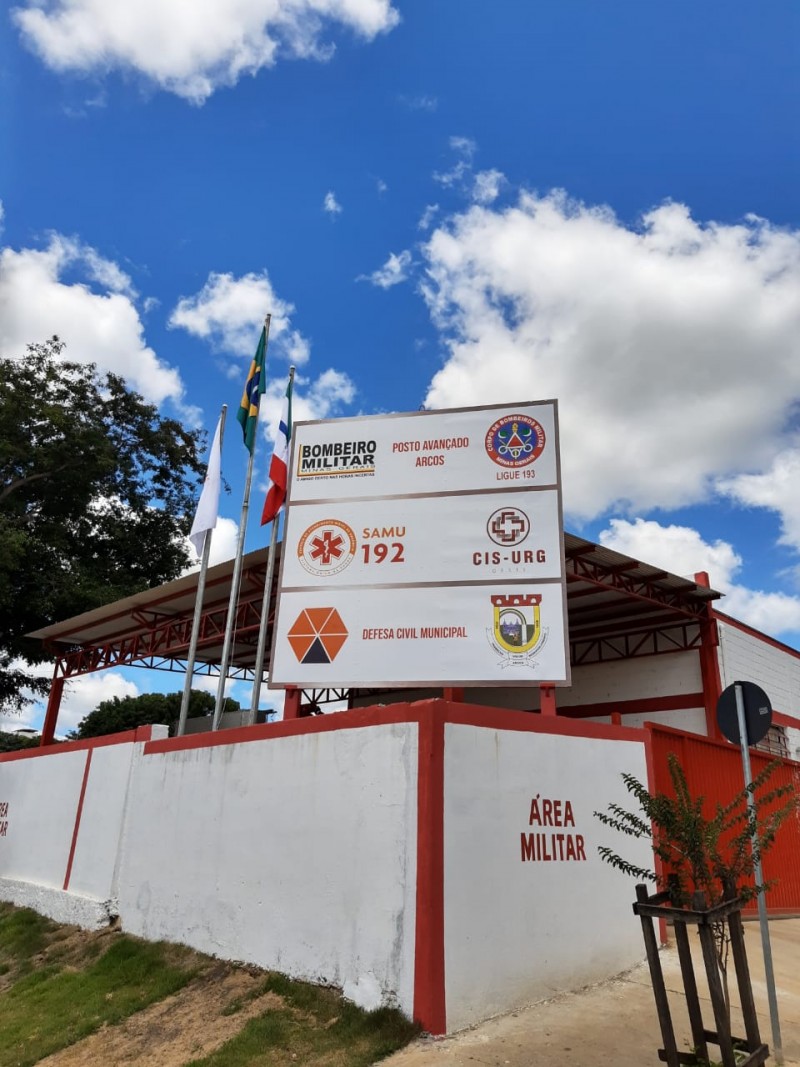 Corpo de Bombeiros de Arcos faz atendimento de senhora de 92 anos com dificuldades respiratórias