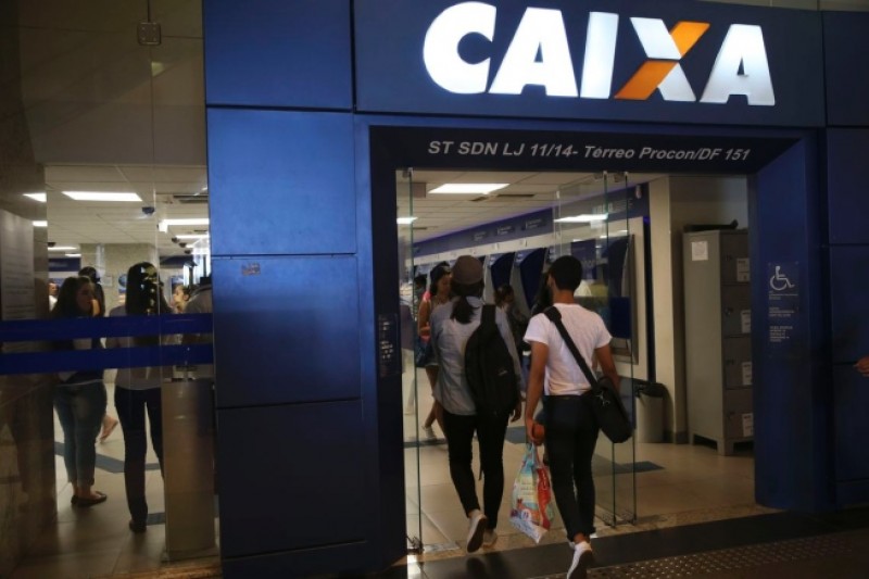 Caixa paga nesta sexta-feira auxílio emergencial para 3,3 milhões de pessoas
