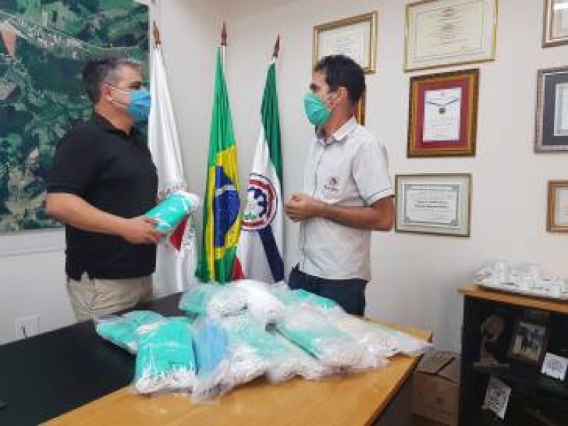 PREFEITURA DE ARCOS RECEBE DOAÇÃO DE MAIS DE 1000 MÁSCARAS