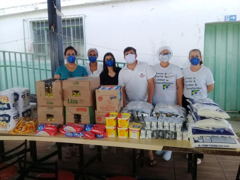Live Arcos Solidária arrecada 51 cestas básicas e quase mil reais em dinheiro
