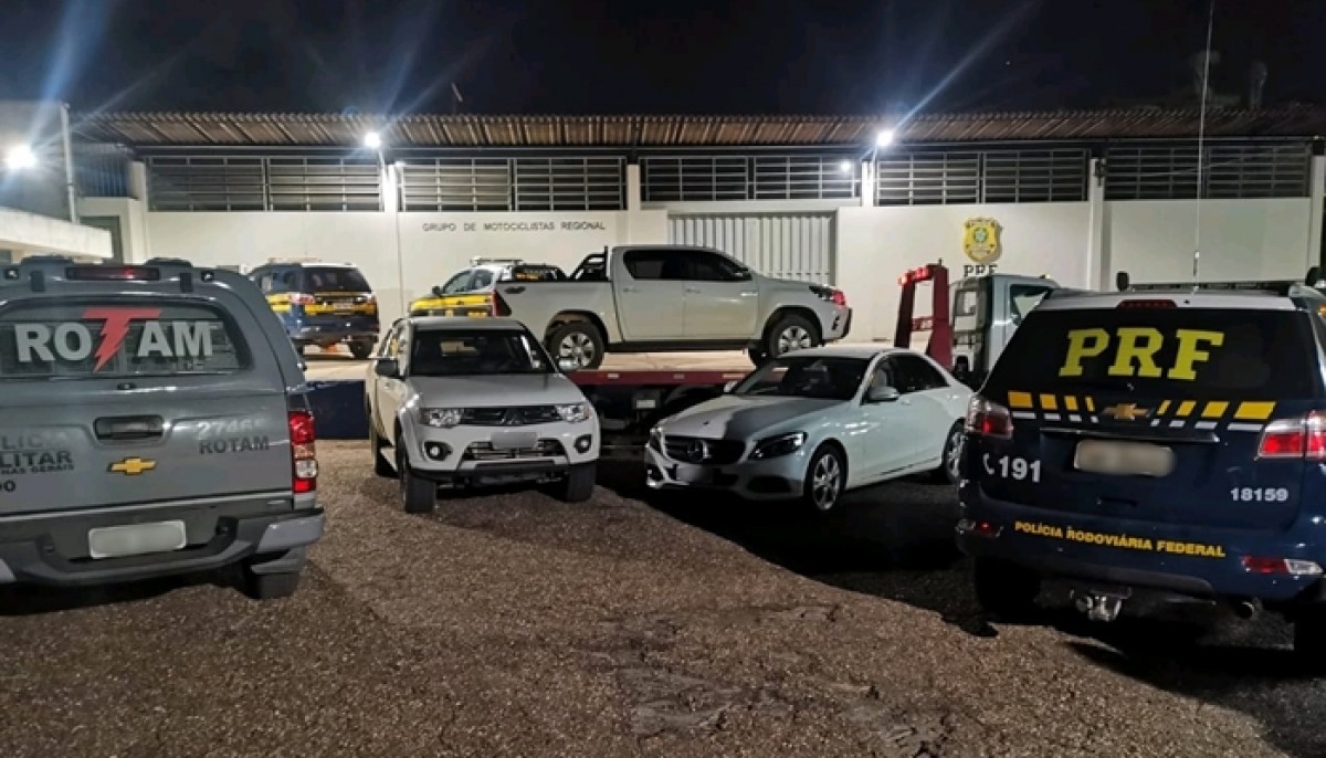 PRF prende dois suspeitos de assaltar e fazer família refém em fazenda em Dores do Indaiá