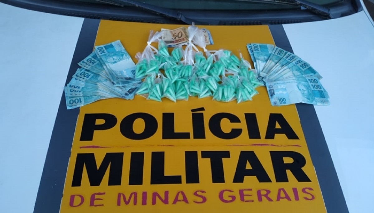 Polícia Rodoviária encontra 192 pinos de cocaína dentro de veículo na MG-050