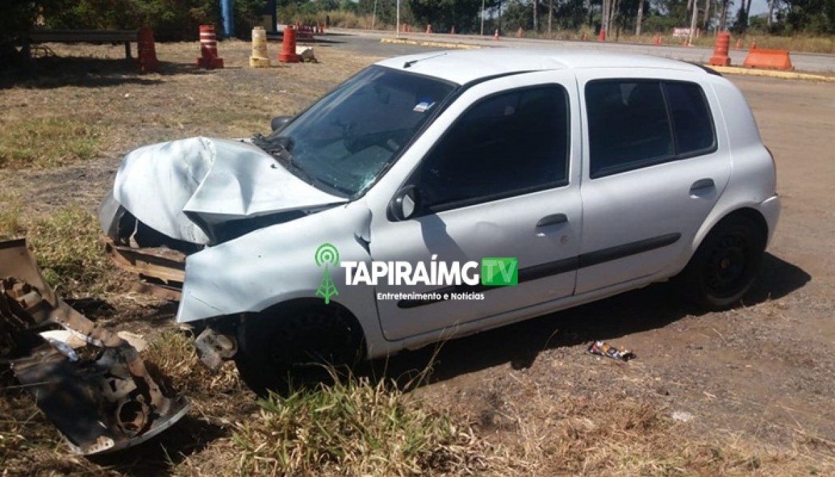 Idoso morre após carro sair da pista na BR-262 em Campos Altos