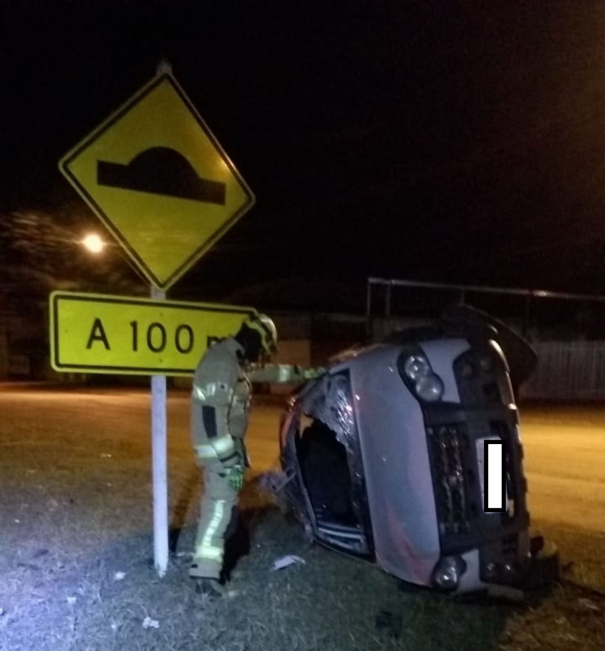 Em Arcos – Homem fica levemente ferido após carro capotar