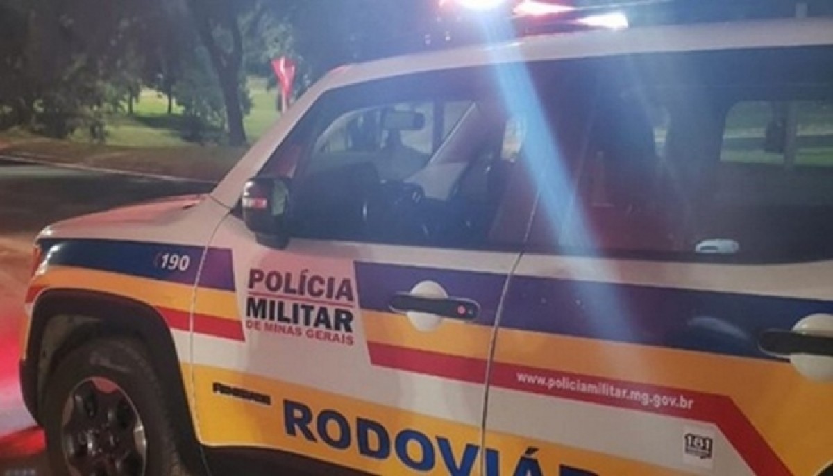 Motorista é multado em quase R$ 3 mil durante blitz da lei seca na MG-050