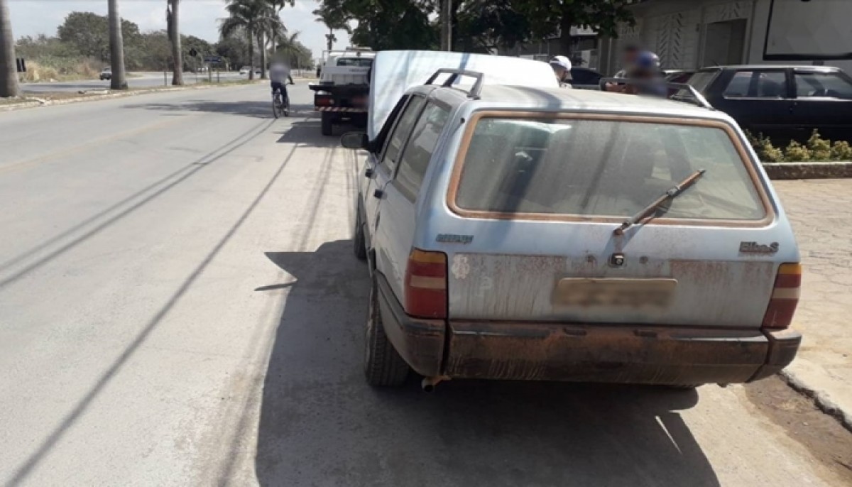 Veículo com características adulteradas é apreendido na BR-354, em Arcos