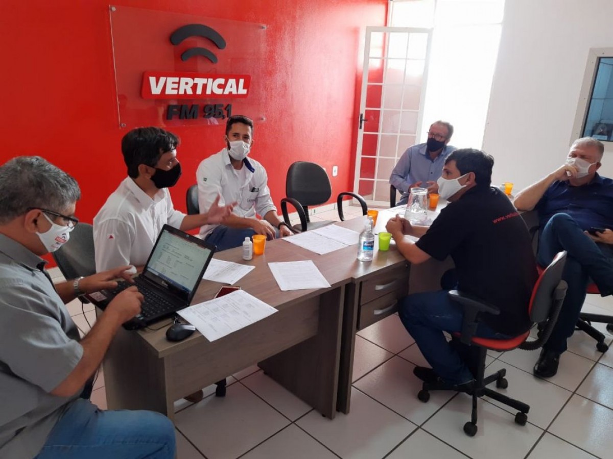 REUNIÃO COM LÍDERES PARTIDÁRIOS DEFINE DEBATES VERTICAL FM / PORTAL ARCOS
