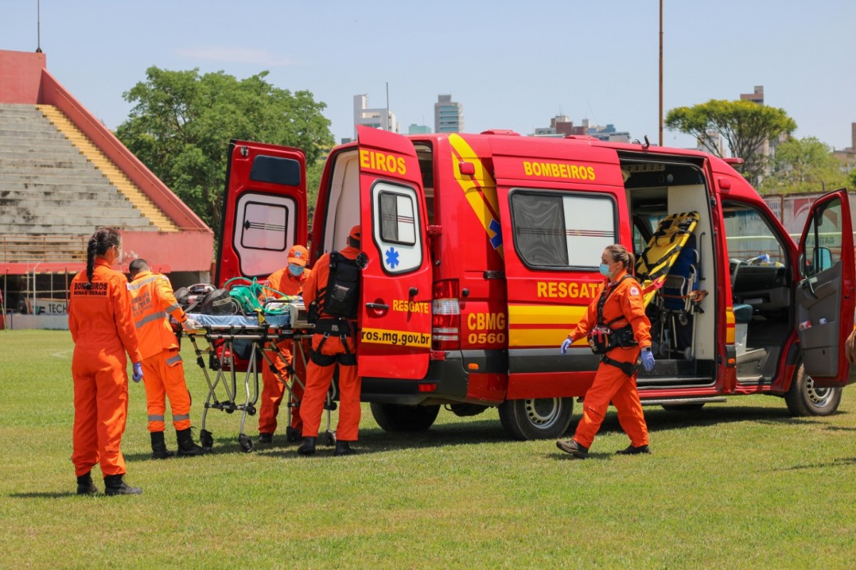 Capotamento deixa quatro feridos e um bebê de quatro meses em estado grave em Nova Serrana