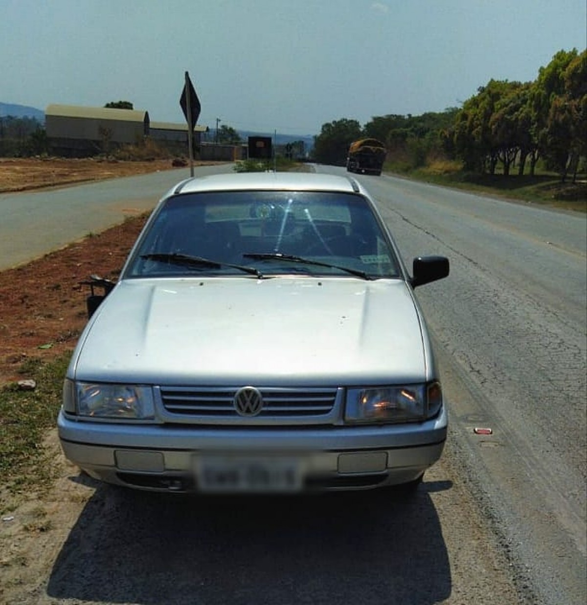 Condutor embriagado, de chinelo, sem cinto e com farois do carro adulterados é multado em mais de três mil e quinhentos reais e perde a carteira de habilitação